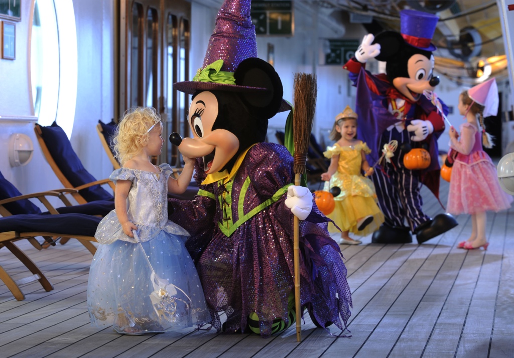 Halloween Cruises - Minnie and a Little Princess