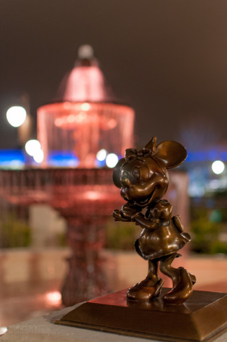 Magic Kingdom Hub Fountain Minnie Mouse