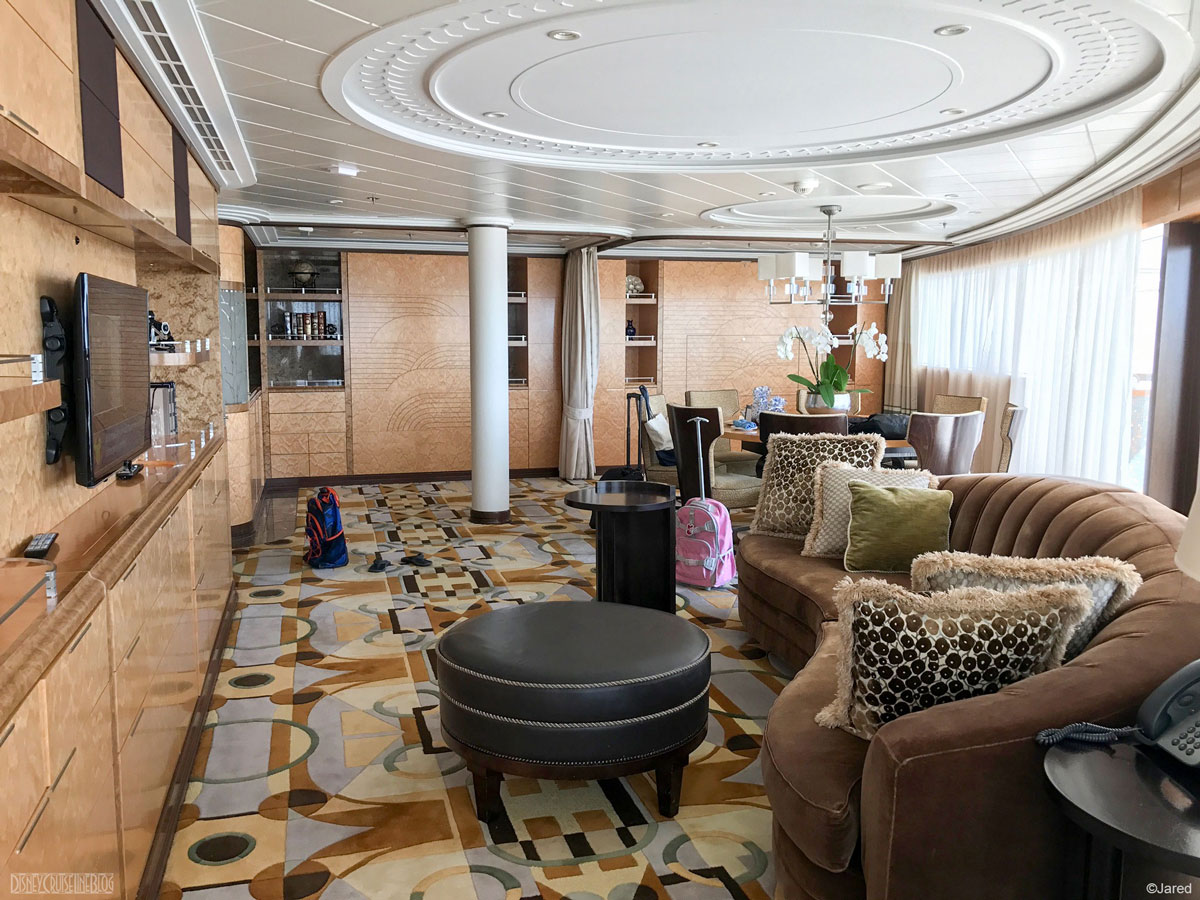 Dream Class Stateroom 12502 - Roy O Disney Concierge Royal Suite with