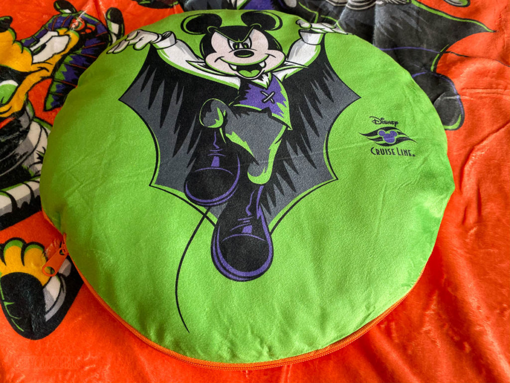 Halloween On The High Seas Stateroom Decor Package