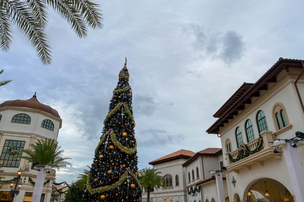 Disney Springs Christmas Tree Stoll 2020 Main Tree