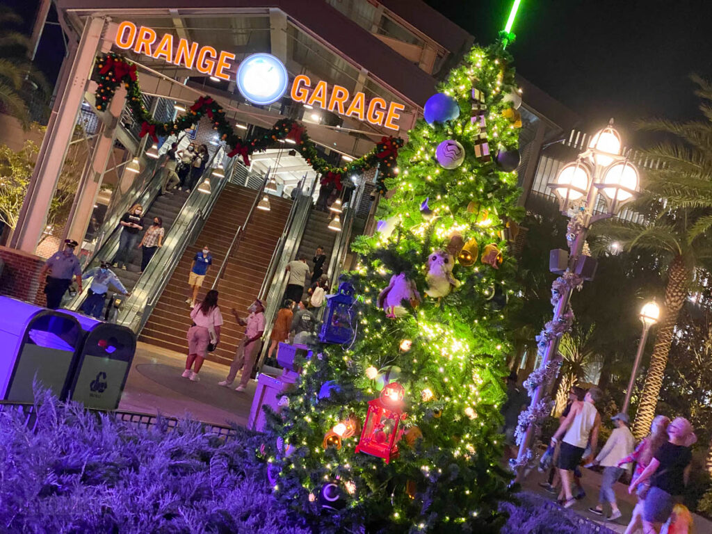 Disney Springs Christmas Tree Stoll 2020 Star Wars