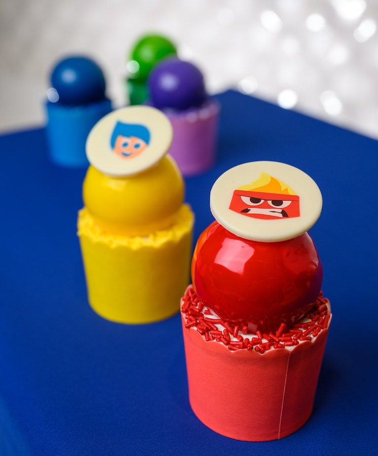 DCL Wish Inside Out Joyful Sweets Cupcakes