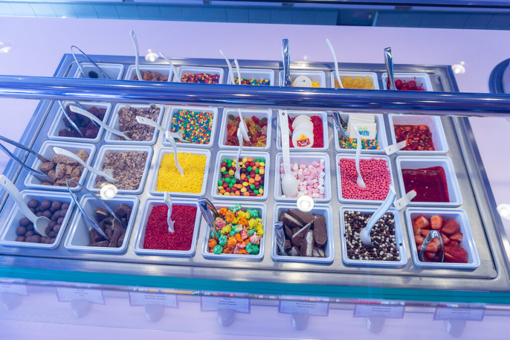 Disney Wish Inside Out Joyful Sweets Toppings