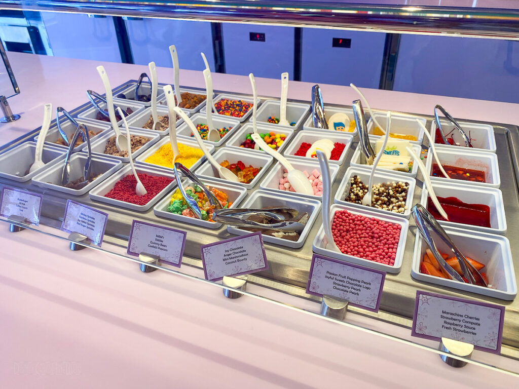 Disney Wish Inside Out Joyful Sweets Toppings