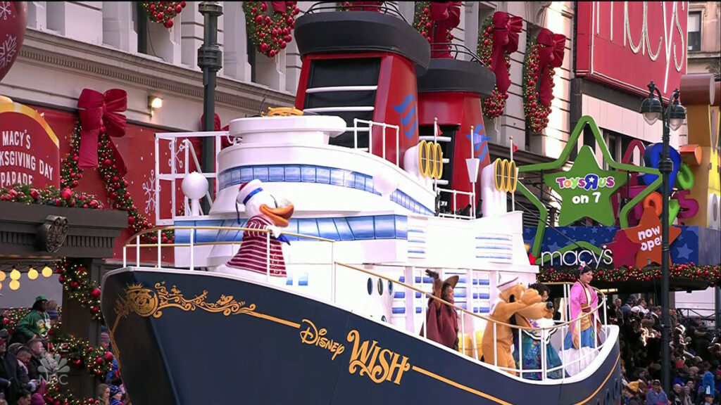 Macy Thanksgiving Parade DCL Wish 2022 2