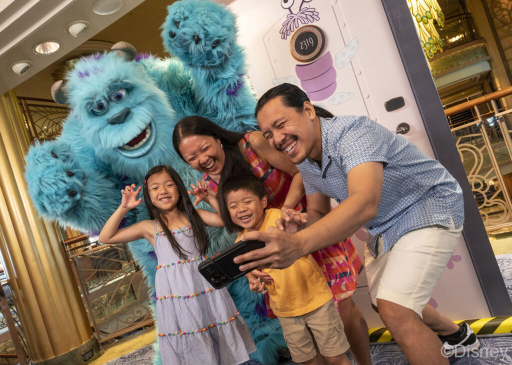 DCL Fantasy Pixar Day Meet Monsters Inc Sulley