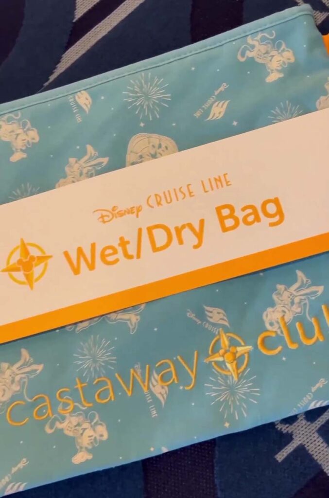 DCL25 Castaway Club Gifts Wet Dry Bag
