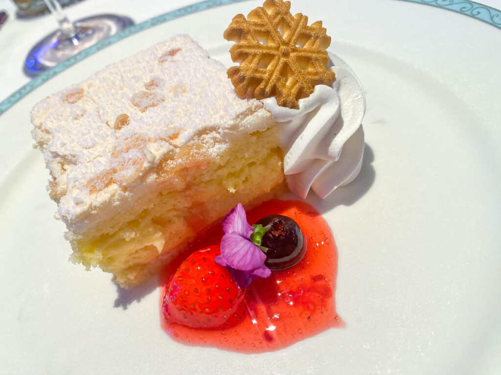 Disney Wish Arendelle Dessert Kvafiordkake