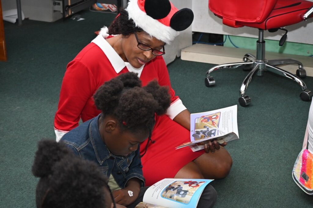 DCL VoluntEARS Holiday Magic 2023 Eleuthera Read To Students