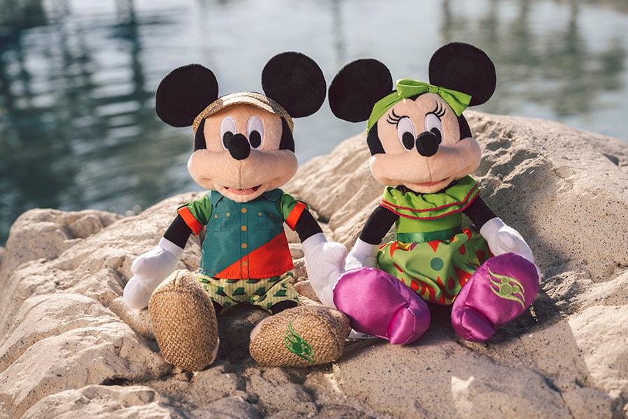 DCL Lookout Cay Merchandise Preview Mickey Minnie Bahamian Plush