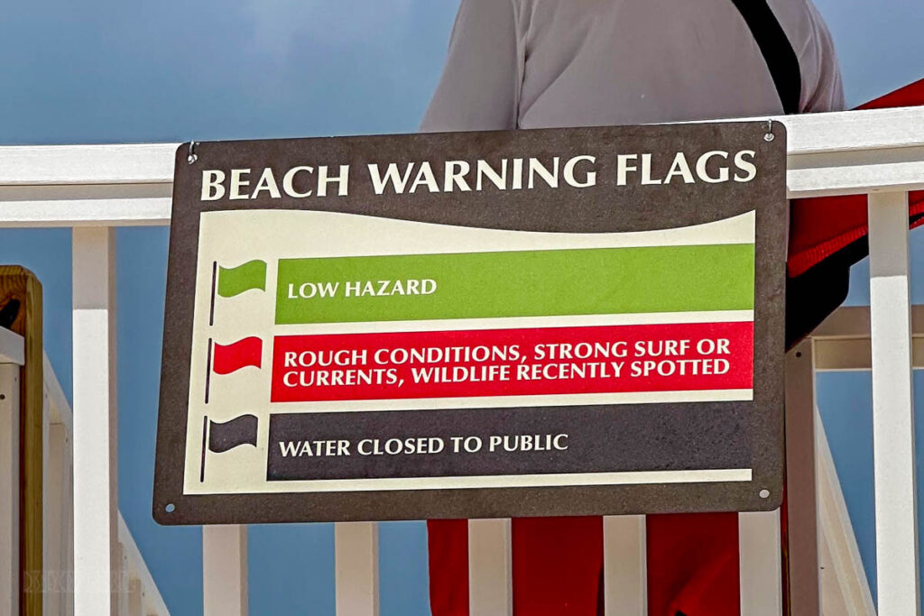 Lookout Cay Beach Warning Flags