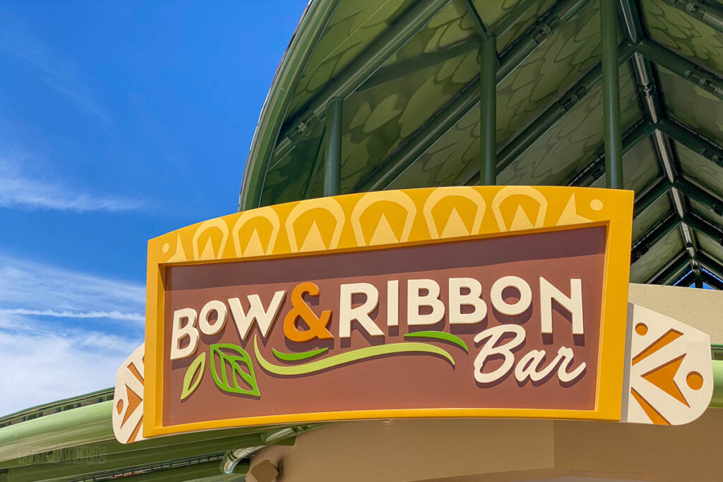 Lookout Cay Bow & Ribbon Bar