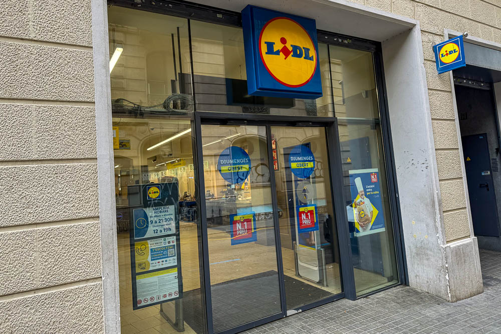 Barcelona Lidl Grocery Store Entrance