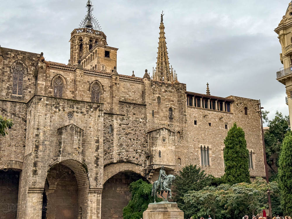 Barcelona Plaza De Ramón Berenguer El Grande
